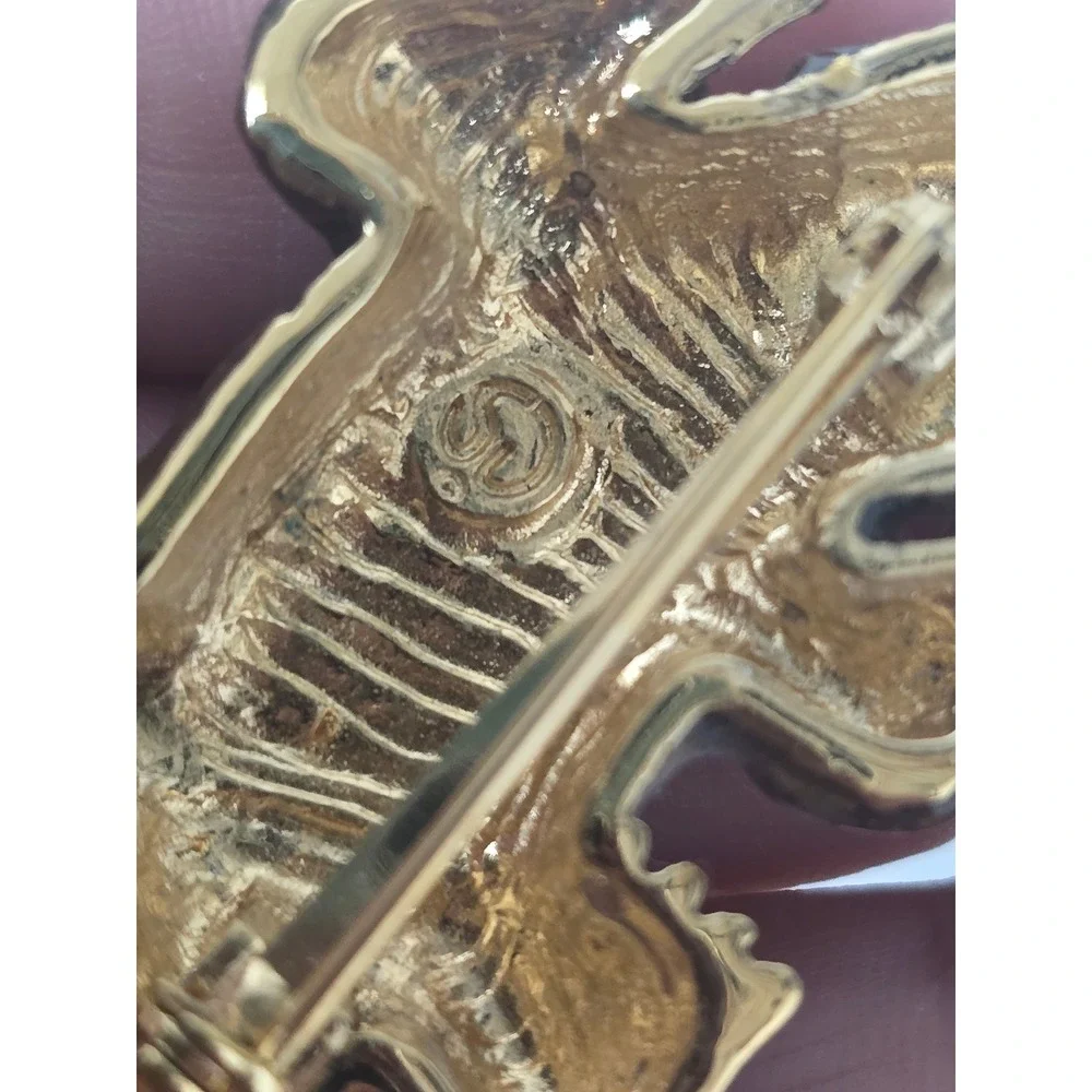 St. John Gold Tone Alligator Brooch Red Rhinestone Eyes Animal Pin‎ 2